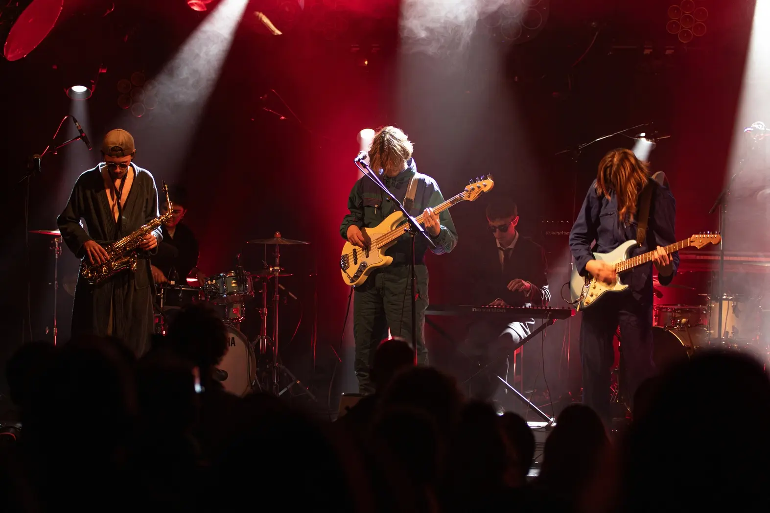 /images/home/concert.webP